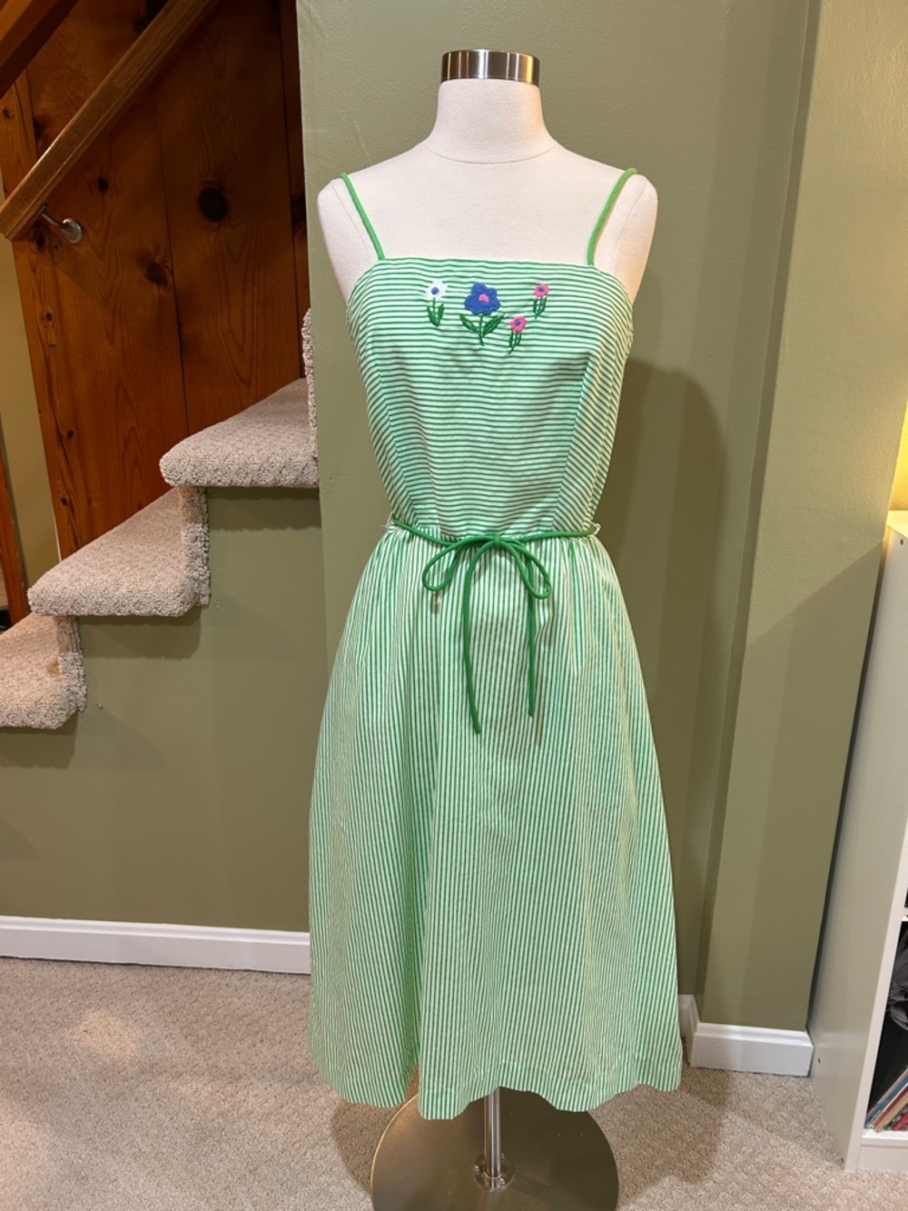Vintage 70s 80s Green Striped Sundress Floral Embroidered Cottagecore M - Picture 2 of 10